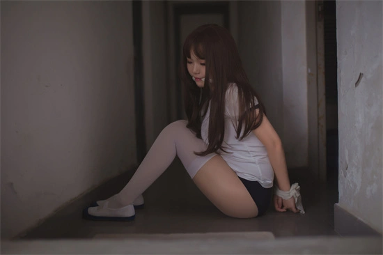 西檬之家:SP小圈新人必看,SSC原则与安全词怎么设?
你想入坑SP小圈却不知从何下手?本文详解Dom与Sub角色界限,手把手教你设置安全词、遵守SSC原则。从术语解析到信任建立,这篇指南帮你避开误区,在安全的前提下享受轻度管教带来的情感连接与身心安抚,是新手了解BDSM切入点的必读之作。 一